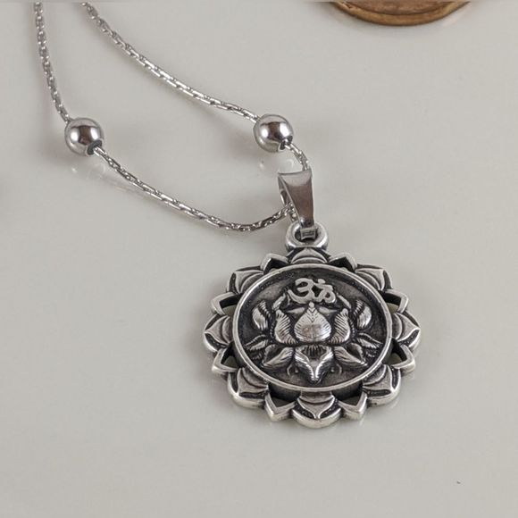 Alex and Ani Silver Lotus Peace Petals Necklace - Picture 1 of 7